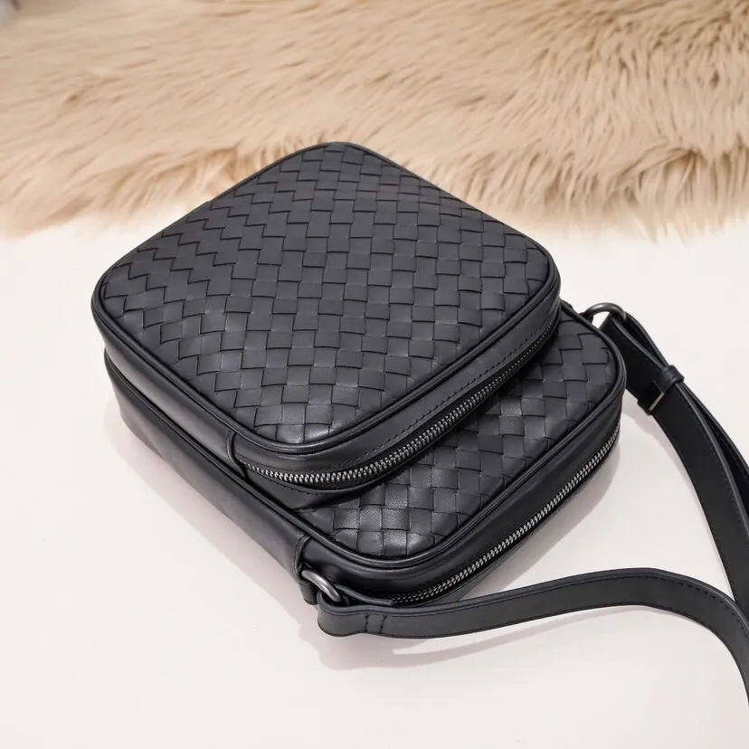 All categories 💚 Top version men’s bags 💚 BV 2024 new BV crossbody bag